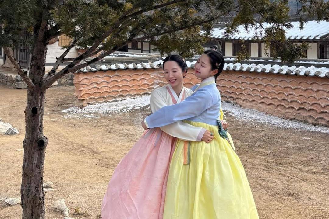 potret Shin Seul Ki bersama Bona (instagram.com/shinseulkee)
